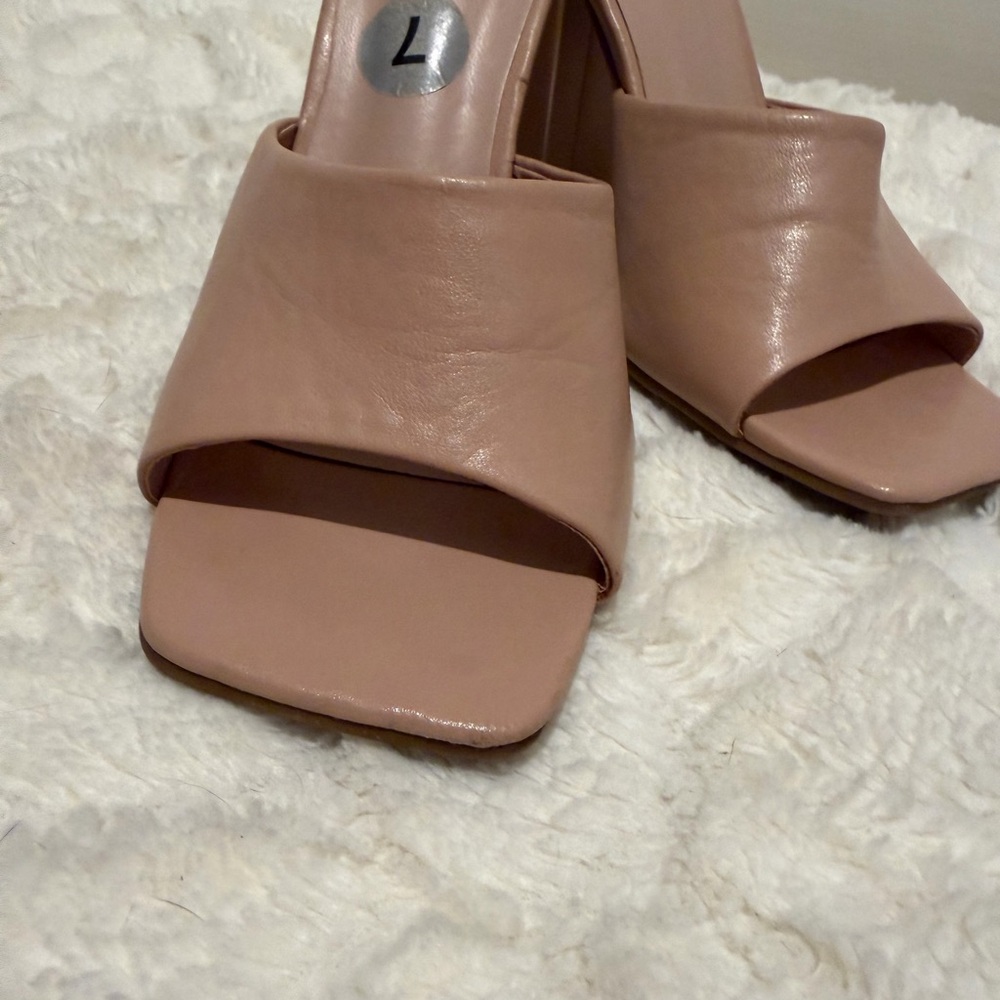 Women’s Open-Toe Slide Heels in Blush Pink